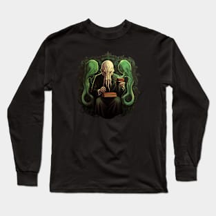 Cthulhu, books and coffee Long Sleeve T-Shirt